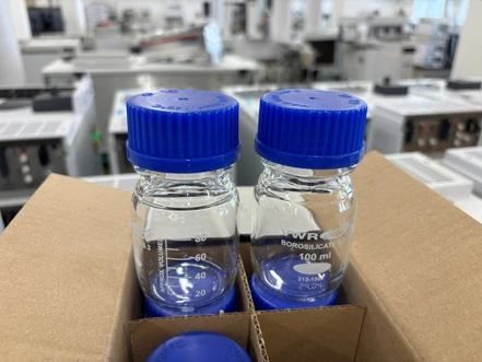 VWR Laboratory Bottle, Narrow Neck, with Screw Cap, 100 mL (New)